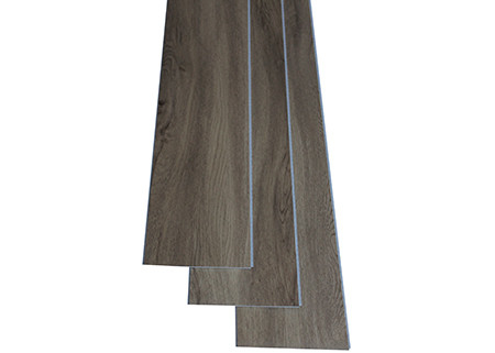 พื้นไม้พลาสติกรีไซเคิลที่เป็นที่นิยมลายไม้ปูพื้นไวนิล PVC 4 มม. คุณภาพสูง